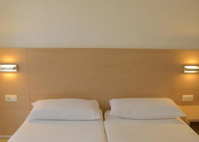 Aura, Centro De 2 * Lloret de Mar